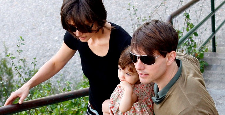 Bivša članica scijentološke crkve tvrdi da Tom Cruise želi kćer uvući u sektu