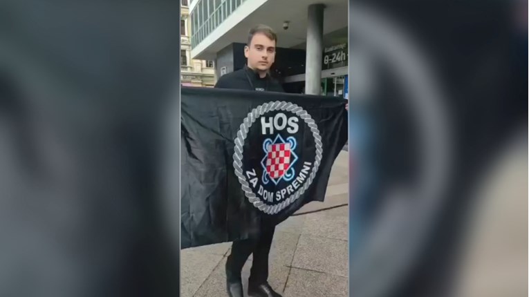 Prijavljen zbog isticanja HOS-ove zastave i ZDS u centru Rijeke