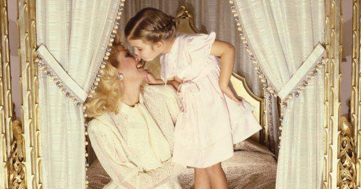 Ivanka Trump obiteljskim fotkama oprostila se od majke: "Srce mi je slomljeno"