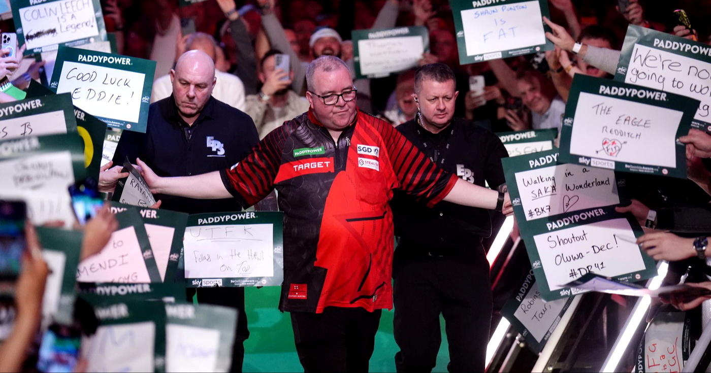 Prvenstvo u pikadu izgleda kao nešto najzabavnije ikad zbog ovog tipa