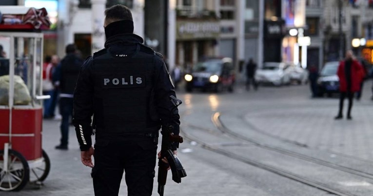 VIDEO Istanbul nakon eksplozije prepun policajaca, patroliraju s dugim cijevima