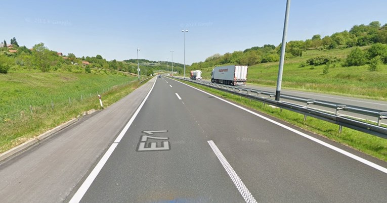 Mrtav pijan vozio autoputom kod Varaždina. Autom sletio s ceste i prevrnuo se