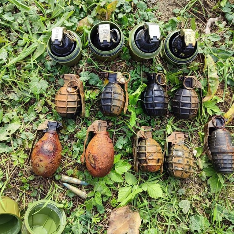 Žena čistila kuću pa pronašla 13 bombi