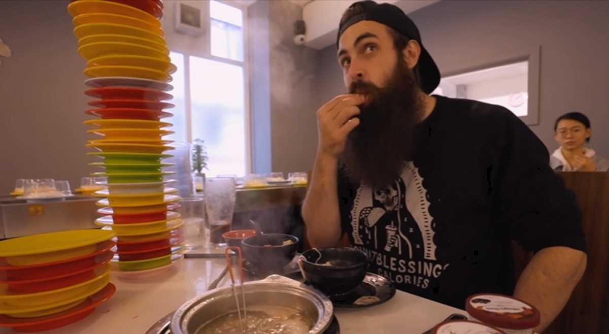 Izbacili ga iz "all you can eat" restorana jer je - previše jeo