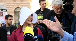 VIDEO Klečavci klečali u Zagrebu. Starac verbalno napao prosvjednicu: "Niste kršteni"
