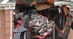 VIDEO Strašna nesreća: Porsche se zabio u drugi kat zgrade, dvoje poginulih