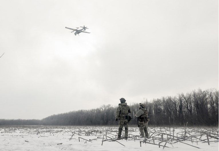 Četiri godine nakon početka rata, ukrajinskim bojištem dominiraju dronovi