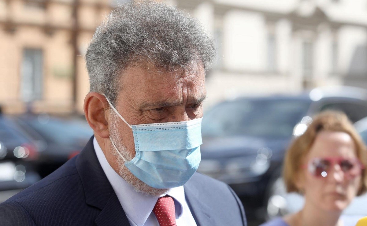 Fuchs: Ne treba nalagati da nastava mora ići online, sve kombinacije su moguće