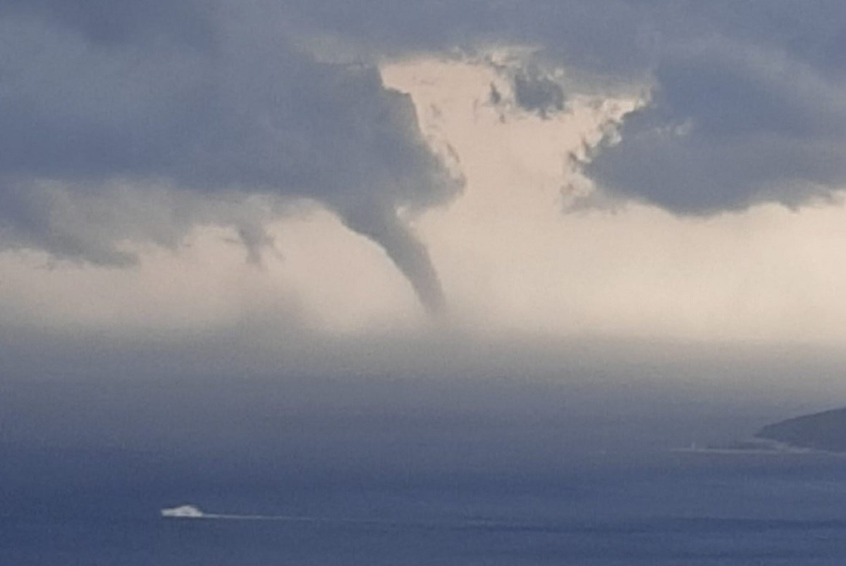 VIDEO Nevrijeme pogodilo Dalmaciju, kod Pelješca se stvorila pijavica