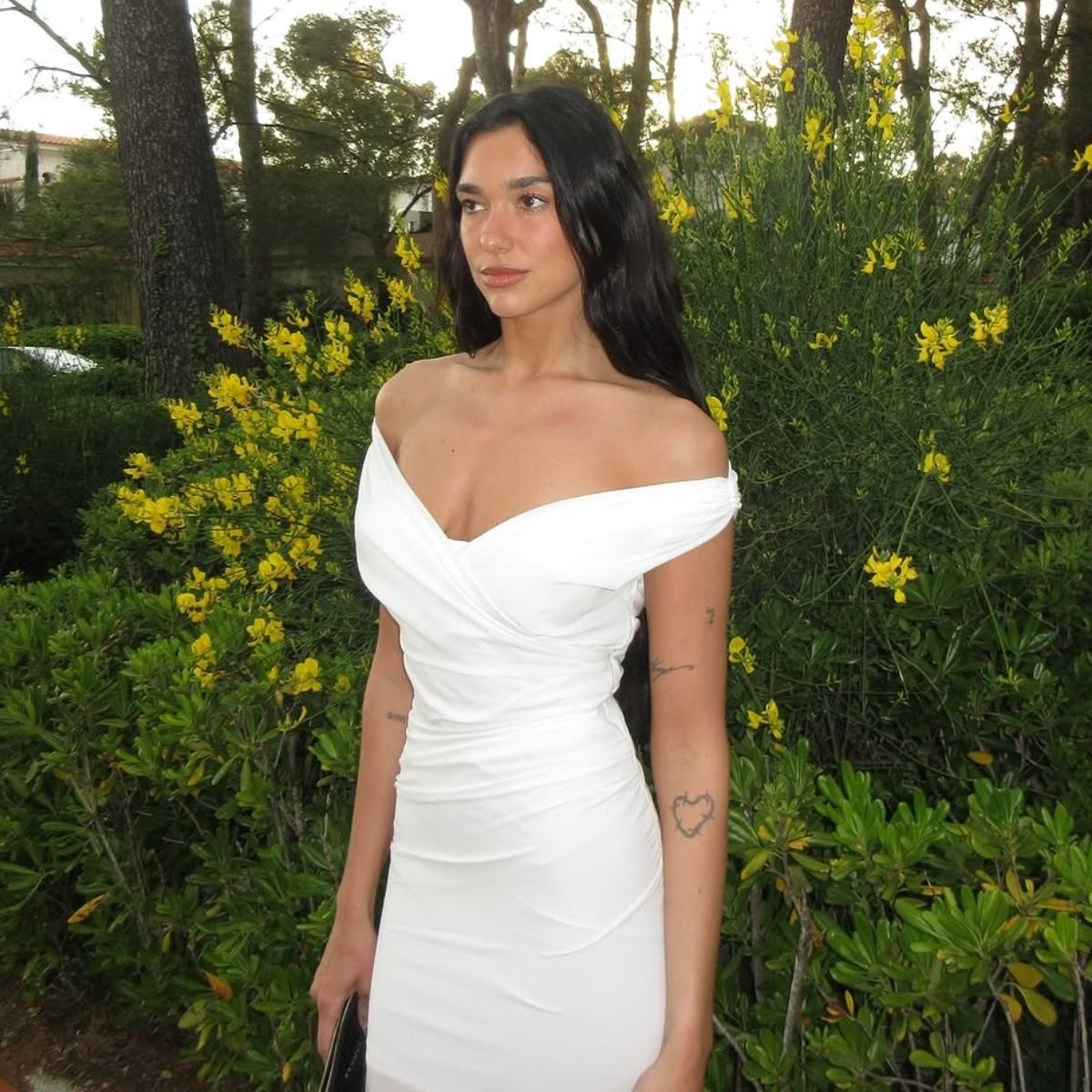 "O Bože": Dua Lipa oborila s nogu u haljini brenda koji Hrvatice obožavaju