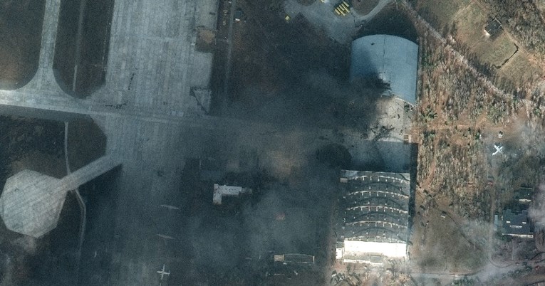 Snimku uništene zračne luke kod Kijeva objavila je ruska državna televizija