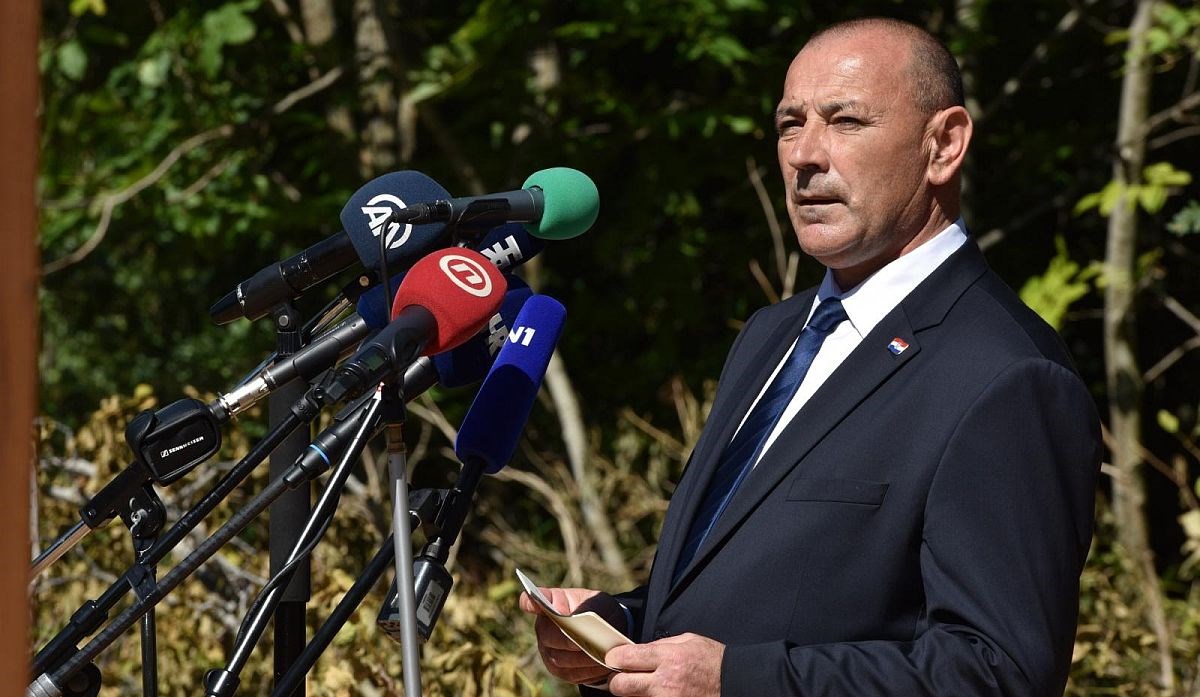 Medved odao počast obitelji koju su 1992. godine ubile srpske paravojne postrojbe