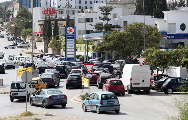 Štrajk vozača cisterni stvorio kilmetarske kolone u Tunisu. Zemlja ostaje bez goriva