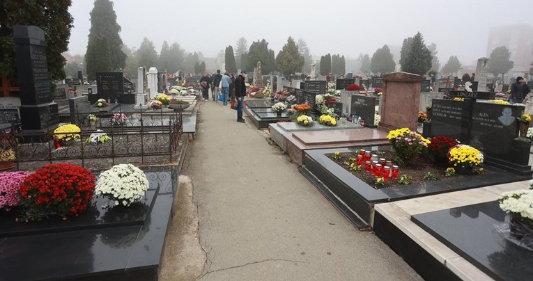 S obiteljske grobnice kod Osijeka ukradeni lanci teški 70 kg