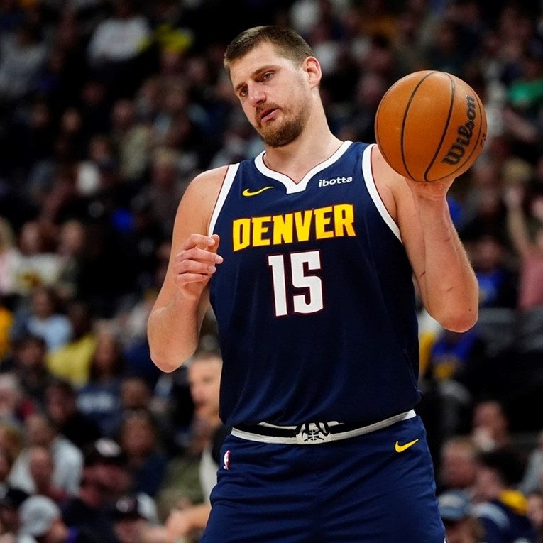 Jokić se uhvatio za glavu. Odmah je shvatio da je sve pokvario