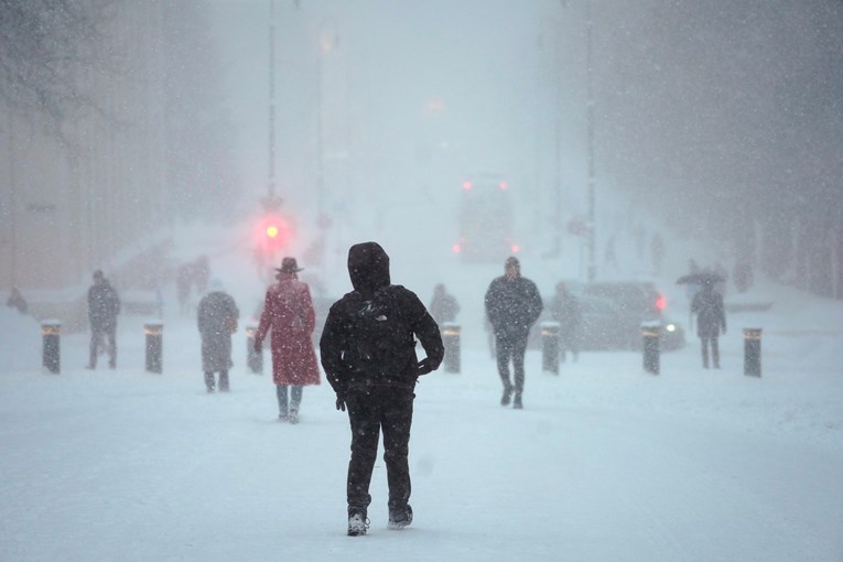 VIDEO I FOTO Oslo zatrpala snježna mećava. Stigli i veliki minusi