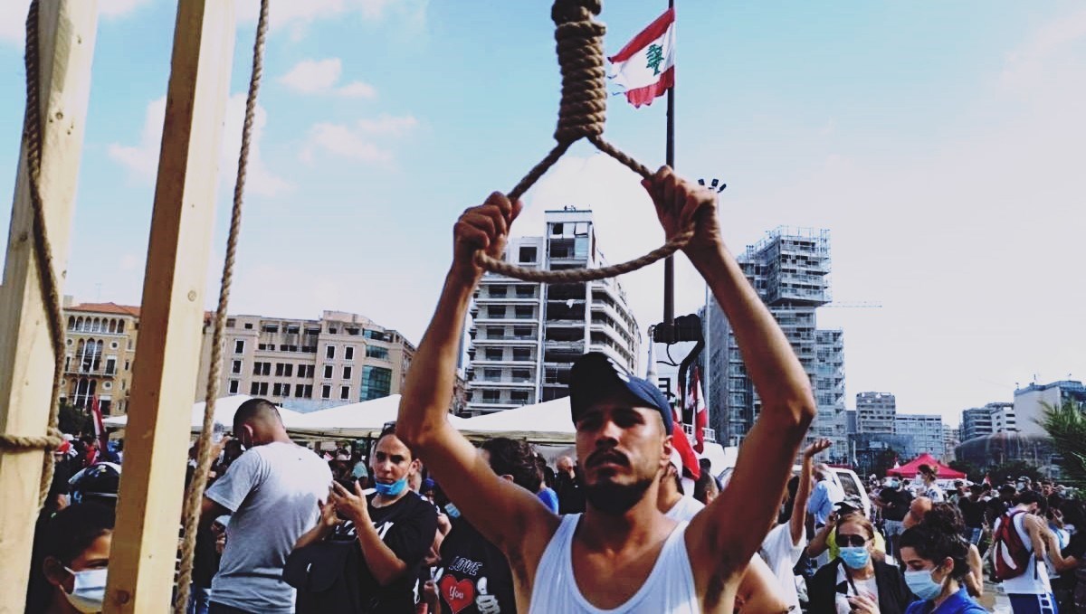 Libanonci pozivaju na trajnu pobunu, u pozadini priče nije samo razorna eksplozija