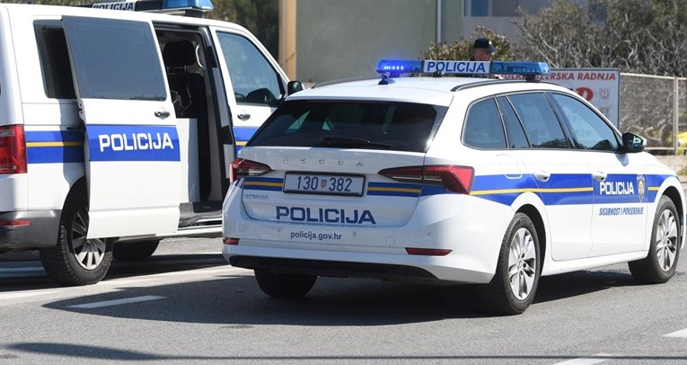 U Dubrovniku na tinejdžera na romobilu autom naletio drugi tinejdžer