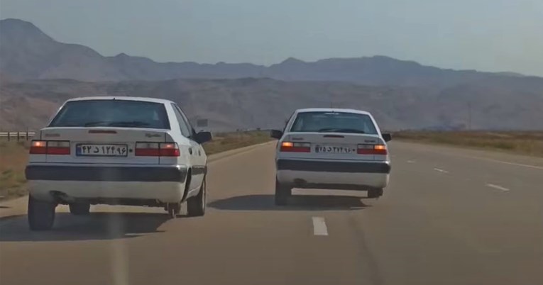 VIDEO Ovo mogu samo stari Citroeni: I na tri kotača jure 200 km/h