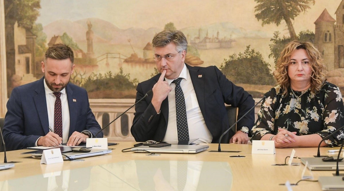 Vlada i sindikati opet će pregovarati o plaćama ako inflacija bude previsoka