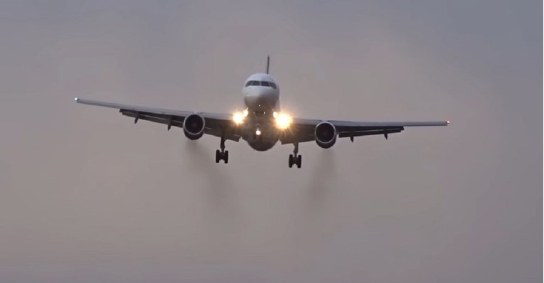 Avion Manchester Cityja upao u oluju. Objavljena dramatična snimka