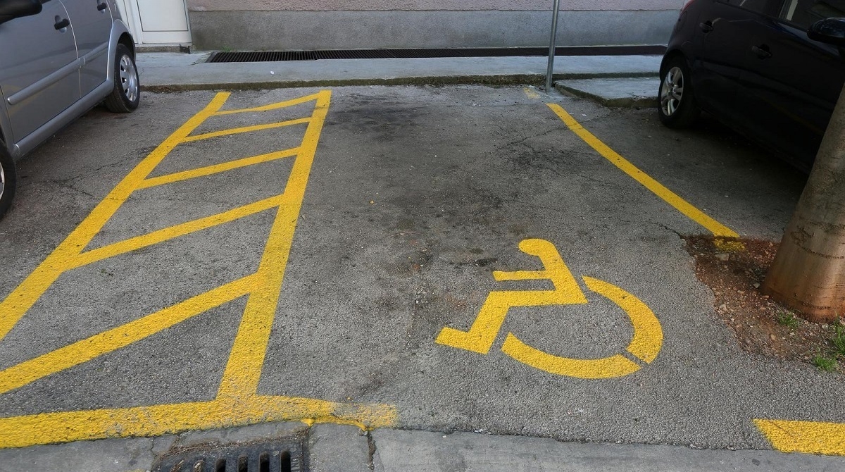 Jučer u Bjelovarsko-bilogorskoj županiji 13 vozača parkiralo na mjesta za invalide