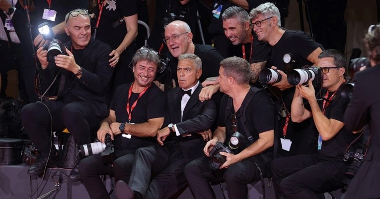 Fotograf pao na crvenom tepihu u Veneciji, George Clooney gestom oduševio sve