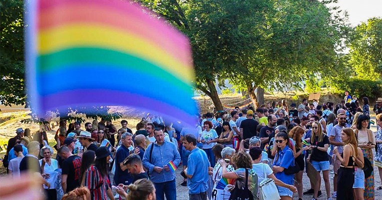 Čovjek tvrdi da su ga nakon Pridea napali policajci: "Mislili su da pušim joint"