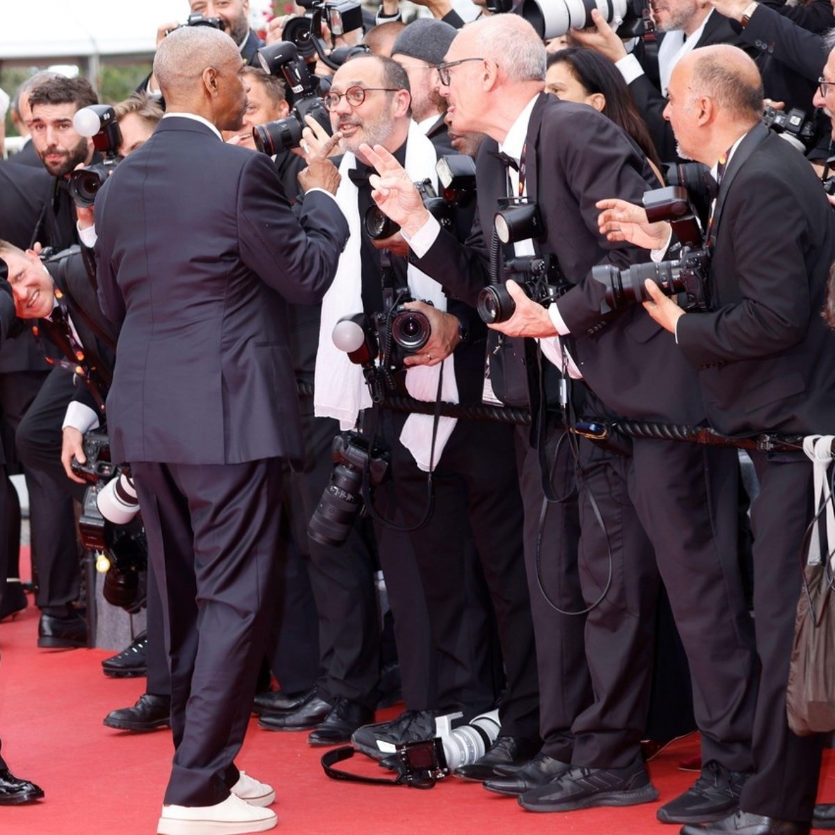 Čitač s usana otkrio što je Denzel Washington rekao fotografu tijekom svađe u Cannesu