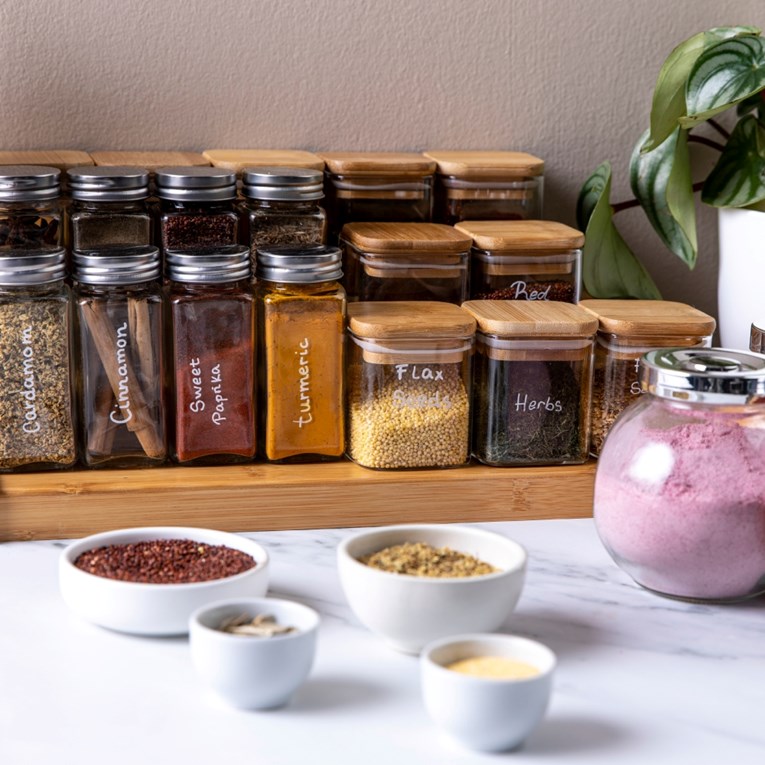 Ni vi ne znate što sa svim tim silnim začinima u kuhinji? Evo gdje ih držati