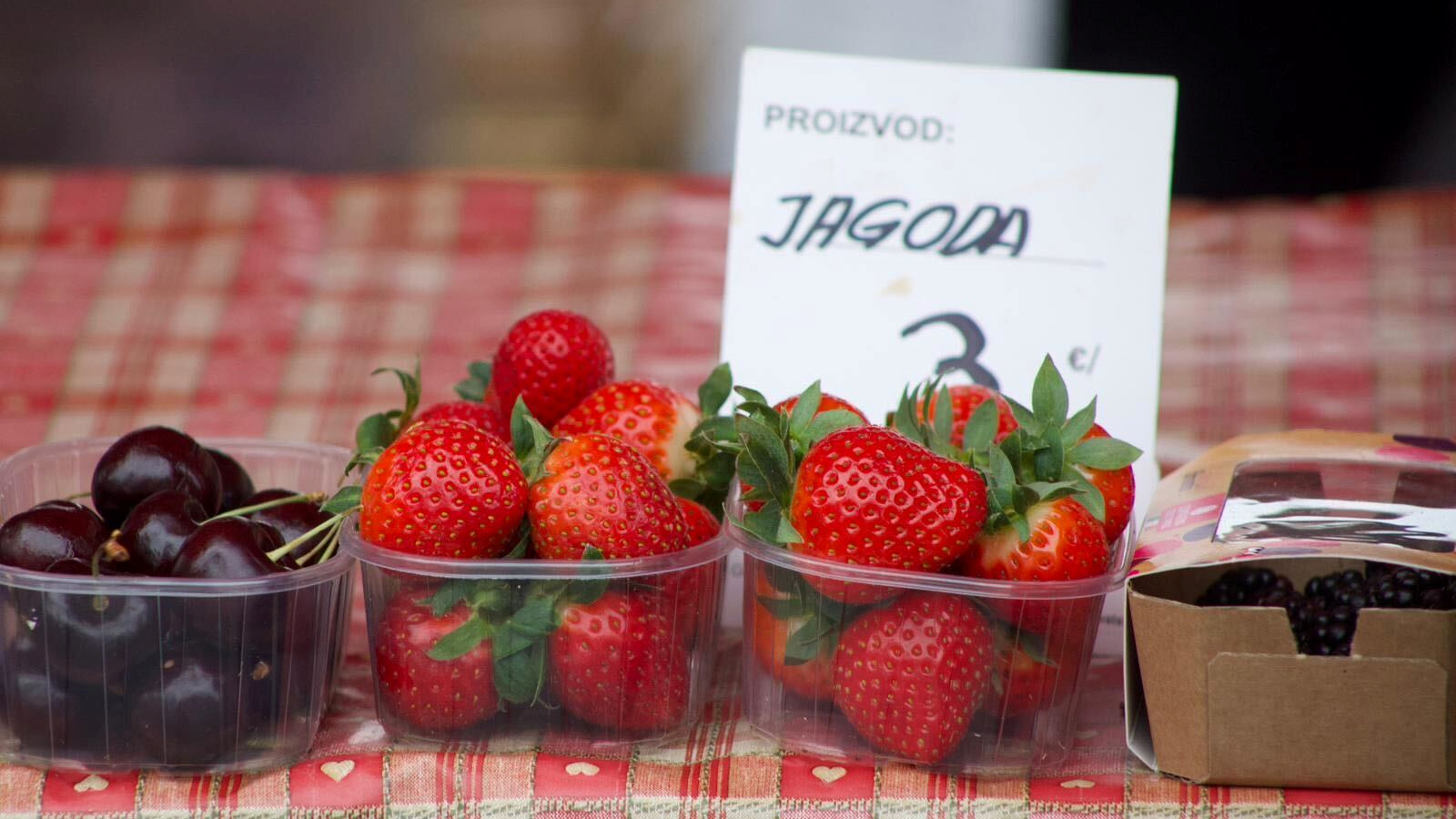 Na Dolcu su se pojavile prve jagode. Pogledajte koliko koštaju ove godine