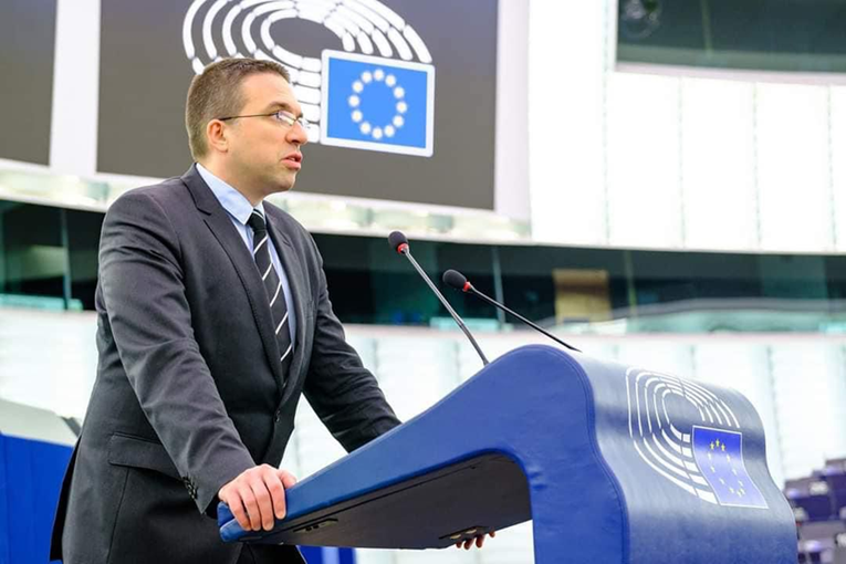 HDZ-ovac u EU parlamentu: Djeca u Zagrebu ne smiju biti pokusni kunići za woke agendu