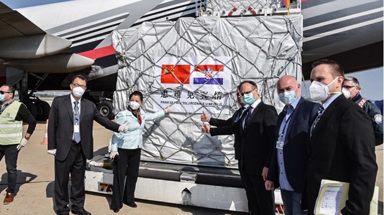 Koliko je država kupila maski našim novcem? Izgleda da je to velika tajna