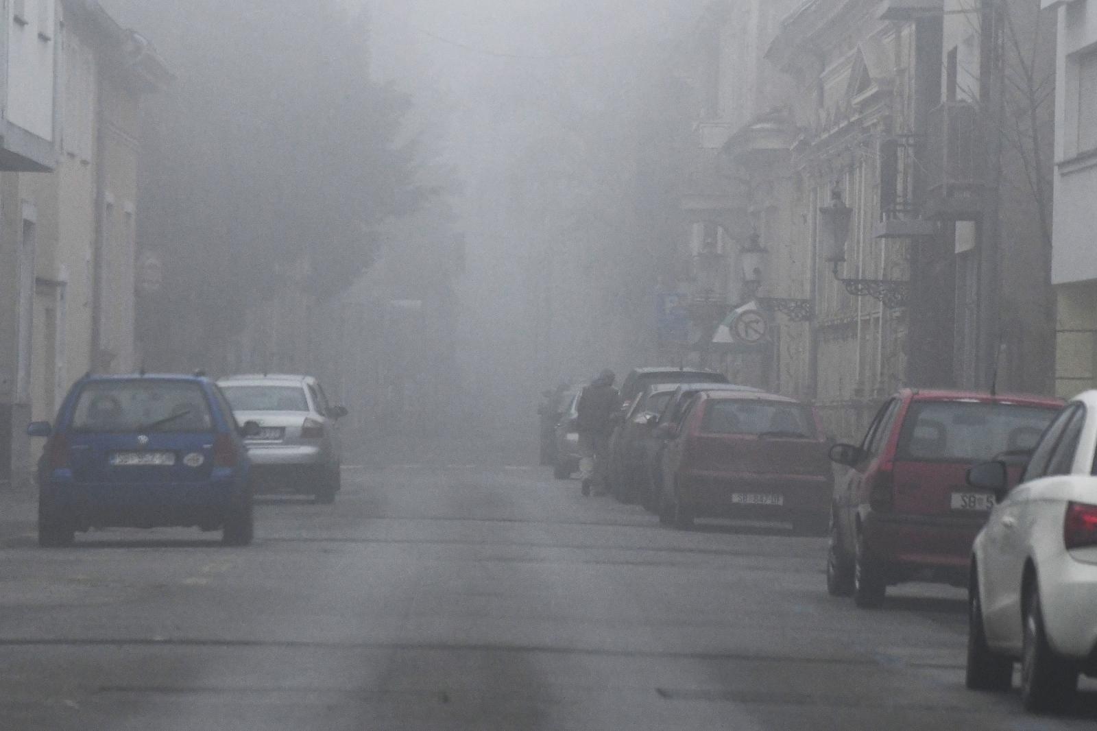 Pazite na cestama, poledica je i magla