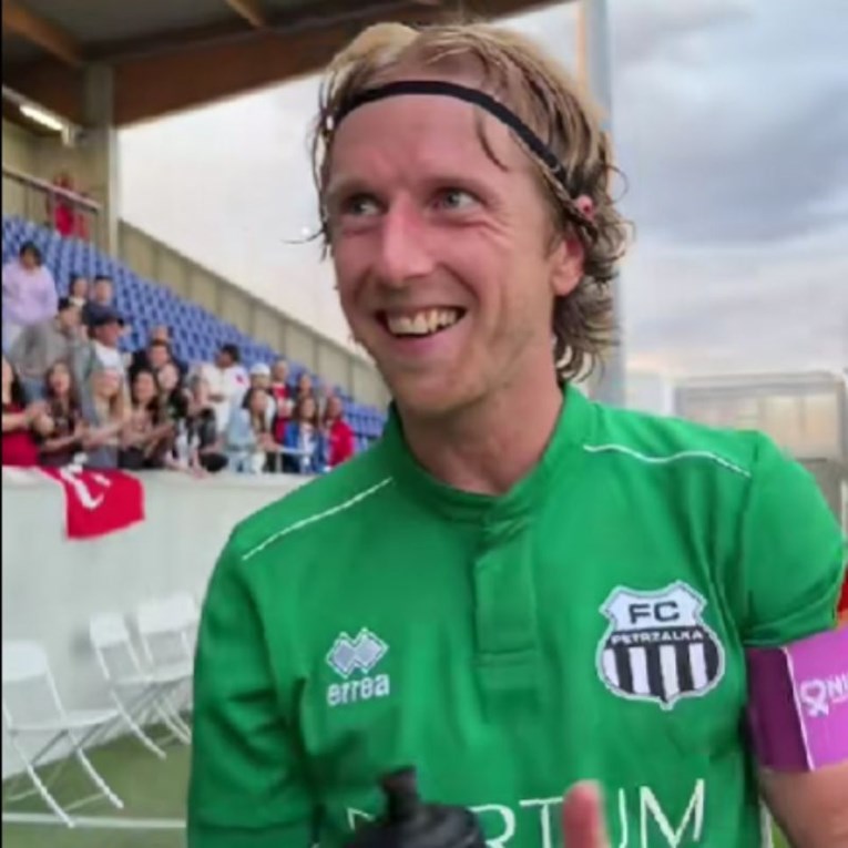 VIDEO Bešiktaš izgubio od Slovaka, njegovi navijači vikali suparniku: Modrić, Modrić