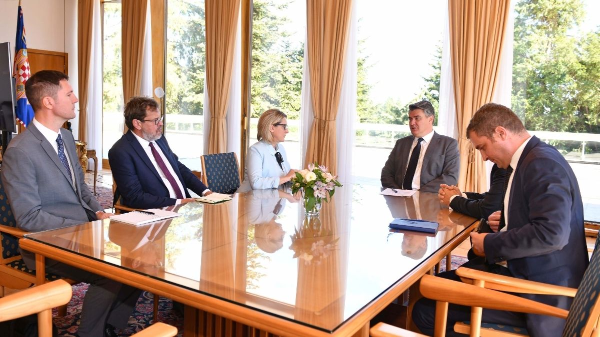 Milanović primio Hrvate iz Srbije, rekao kako ih je spreman posjetiti