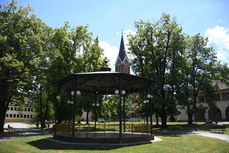 U Slatini se obnavlja škola i gradi nova sportska dvorana