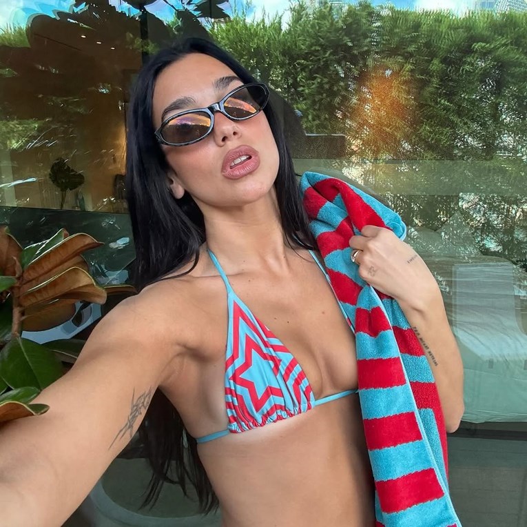 Dua Lipa oduševila pratitelje fotkama u bikiniju: "Samo ću reći - wow"