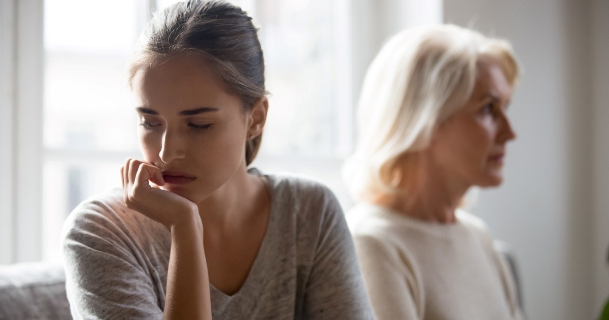 Živjeli ste s narcisoidnim roditeljima? Ovo su pokazatelji da im se konačno odupirete