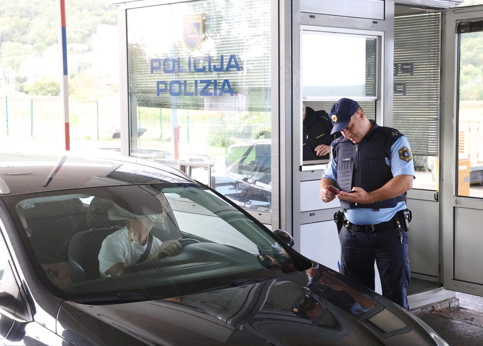 Slovenci ljuti na svoj MUP: Zašto mi ne možemo imati granične kontrole kao Talijani?
