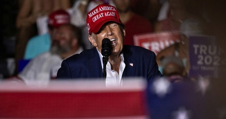 Trump sve žešće napada Kamalu Harris