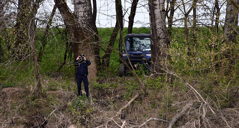 Dvoje ljudi teško stradalo kod Gunje. Čovjek umro, nije jasno što se dogodilo