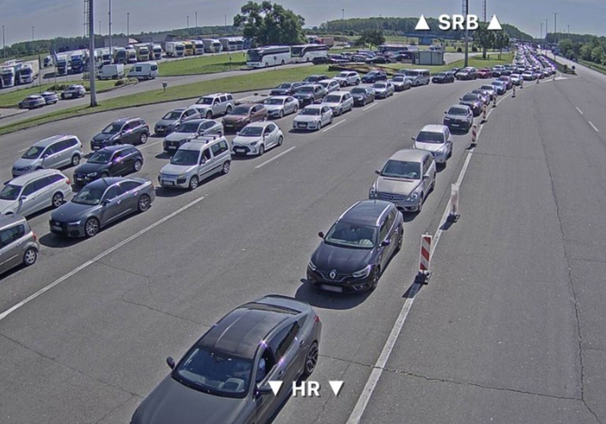 Pojačan promet na važnijim cestama, gužve na granici