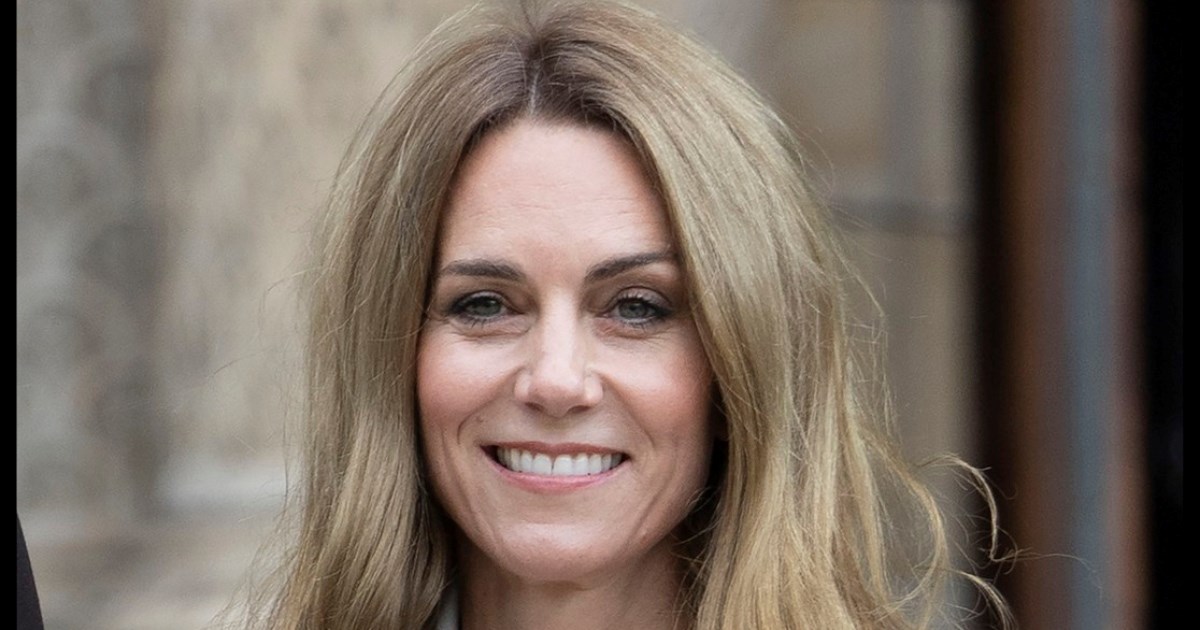 Kate Middleton iznenadila plavom kosom, neki uvjereni da nosi periku