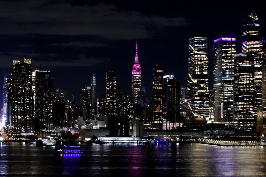 Empire State Building zasjao u ružičastoj boji u čast Dolly Parton