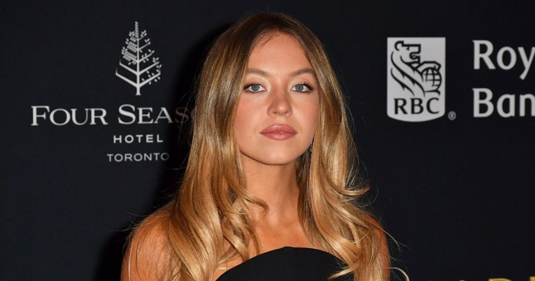 Poslovni look s prozirnim bodijem? Sydney Sweeney dokazala da može biti itekako šik