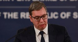 Prijenos Vučićeva govora bio je kratko prekinut, iz RTS-a kažu da su iščupani kablovi