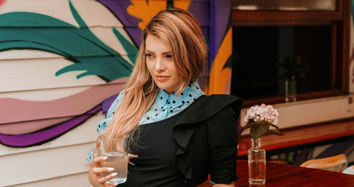 Ella Dvornik sve nasmijala trikom za "žene sa smotanim muževima"