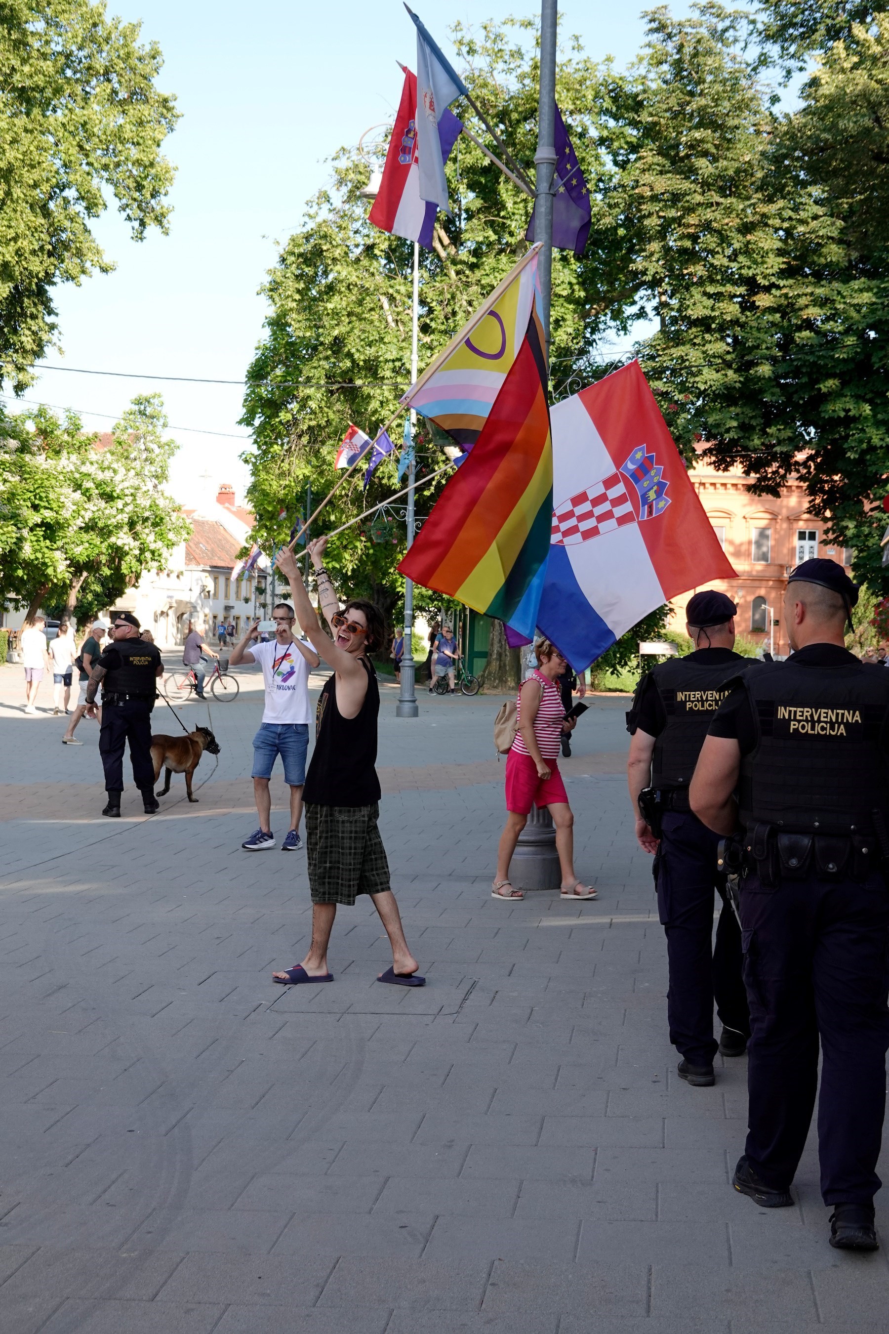 "Tko ne vjeruje da ima mržnje, neka pogleda komentare": Bili smo na Karlovac Prideu