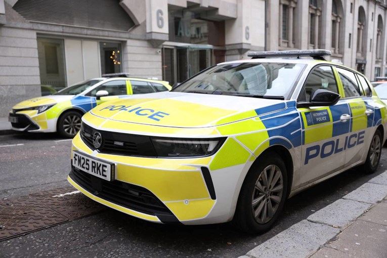 Dječak (13) optužen za dva pokušaja ubojstva nakon napada nožem u školi u Londonu